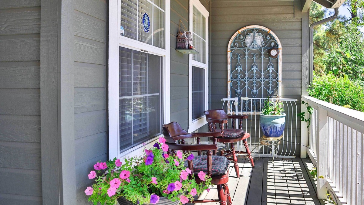 Pinetop Cottage | Near Trails, Lakes & Golf: Pinetop Home w/Deck