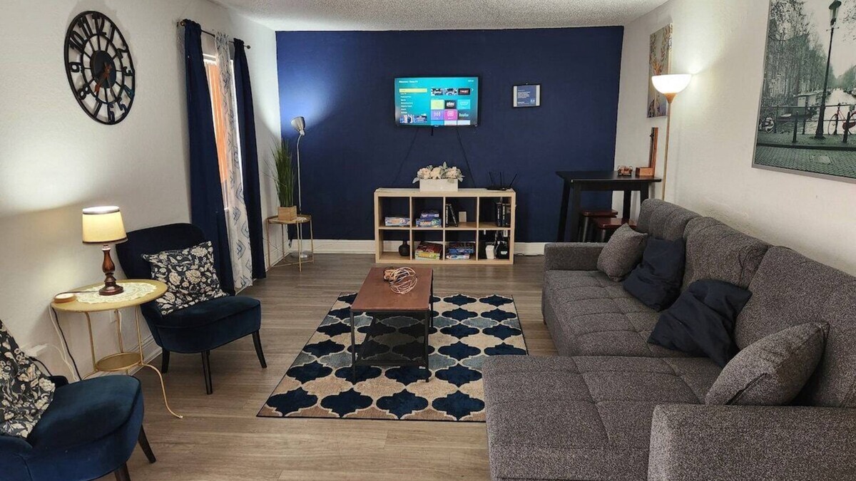 Southwest Orlando Apartment | Near Universal and other Orlando Attractions