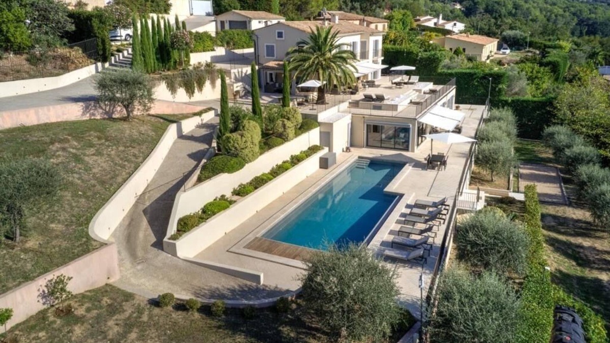 Mouans-Sartoux Villa | Near Valbonne, modern villa. One - or two family but with separate accommodation