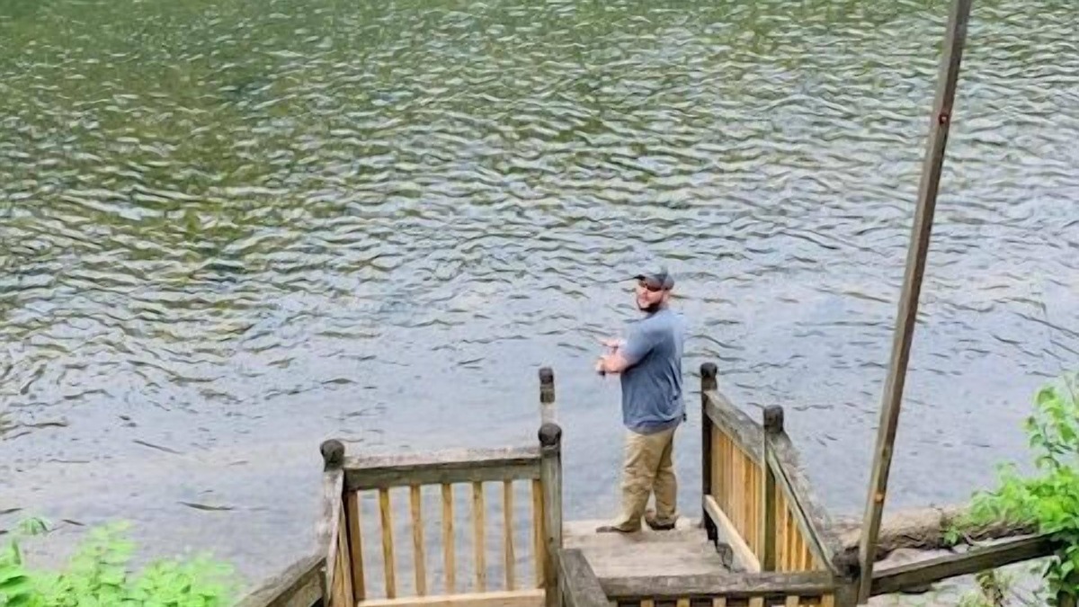 Cullowhee Cabin | Near WCU~Fire Pit~Hot Tub~Game Room~River Front!