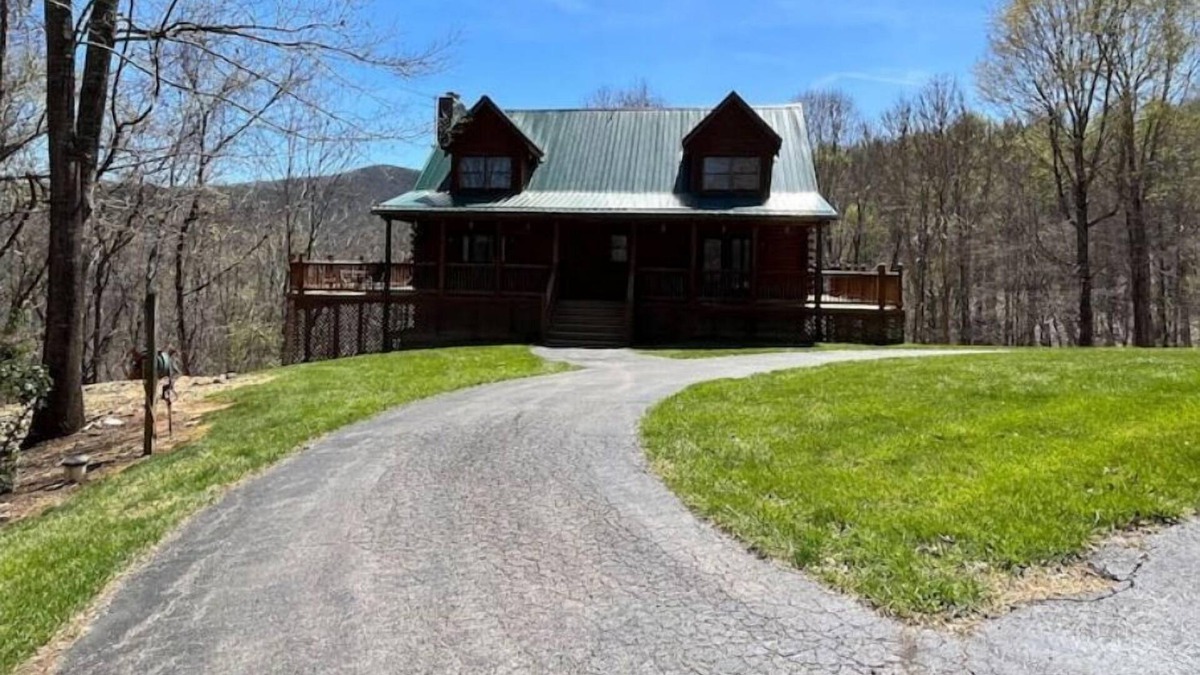 Christiansburg House | Neck of the Woods