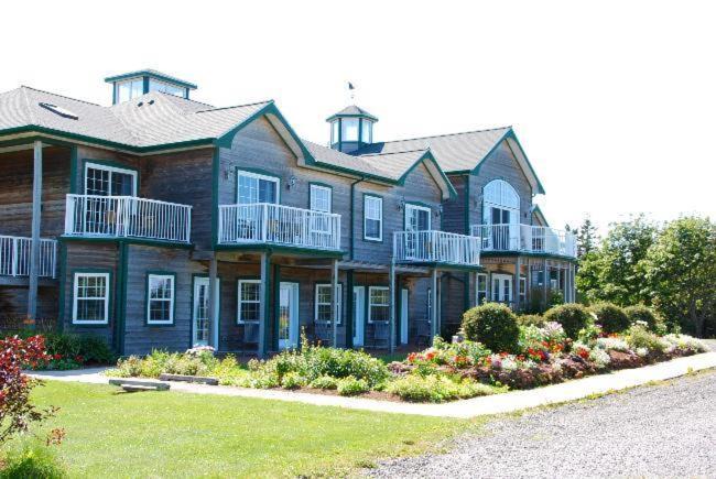 Little Pond Hotel | Ned's Landing at Spry Point