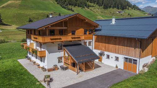 Schmirn House | Nedererhof - Zimmer Edelweiß mit Gemeinschaftsküche