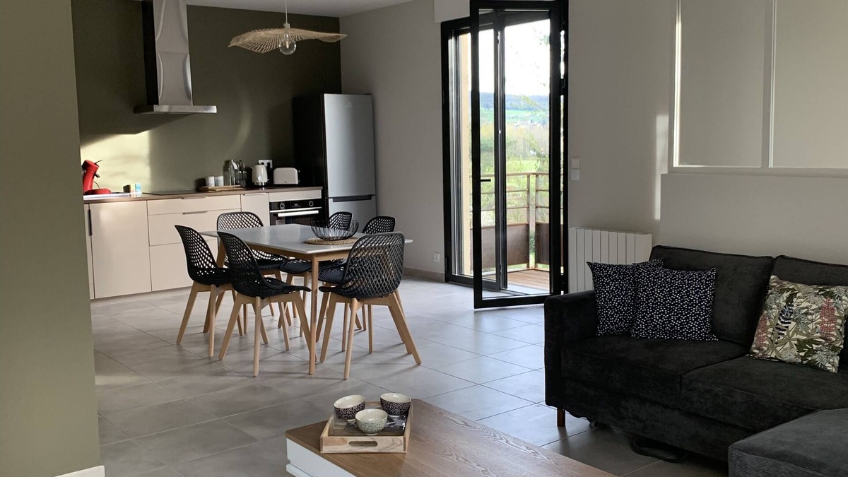 Saint-Pantaleon-de-Larche Apartment | Need to recharge your batteries "The Atelier under the spell