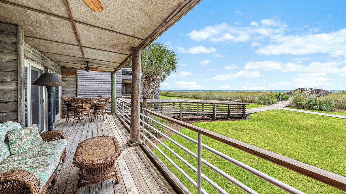 Ono Island Condo | Needle Rush Point | 2 Pools, Docks w/Slips | Walk to FloraBama | Beachfront | My Beach Getaways