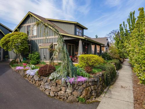 Hood River House | Neighborhood Nest home