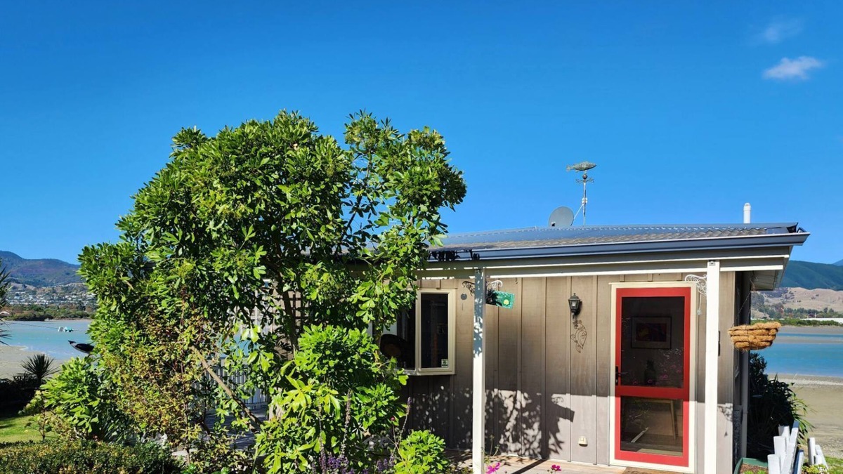Monaco House | Nelson Beachside Retreat in Monaco, Nelson