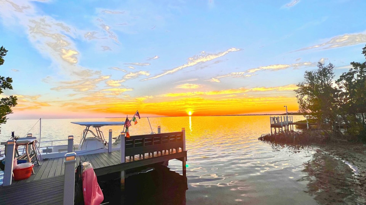 Cutthroat Harbor Estates House | NEPTUNES END - 4 Bedrooms/3 Bathrooms Waterfront Retreat- Pool & Sunset Views