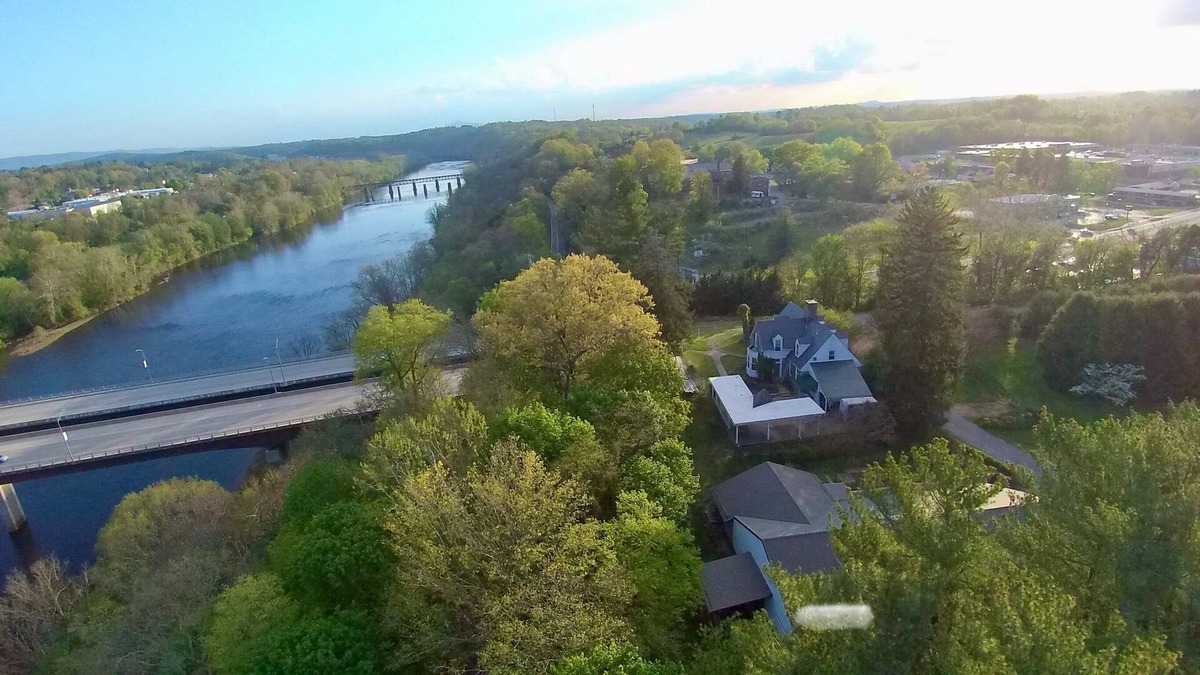 Radford Bed & Breakfast | Nesselrod on the New