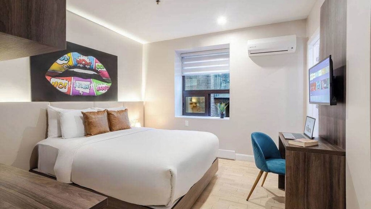 Gay Village Hotel | Nest Queen – Downtown MTL Stay