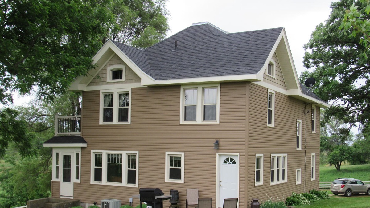 New Glarus Other | Nestled amid the rolling hills and peaceful tranquility of the countryside