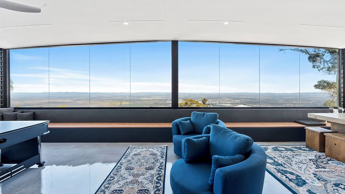Capricorn Coast House | Nestled amidst the clouds, with Rockhampton Views