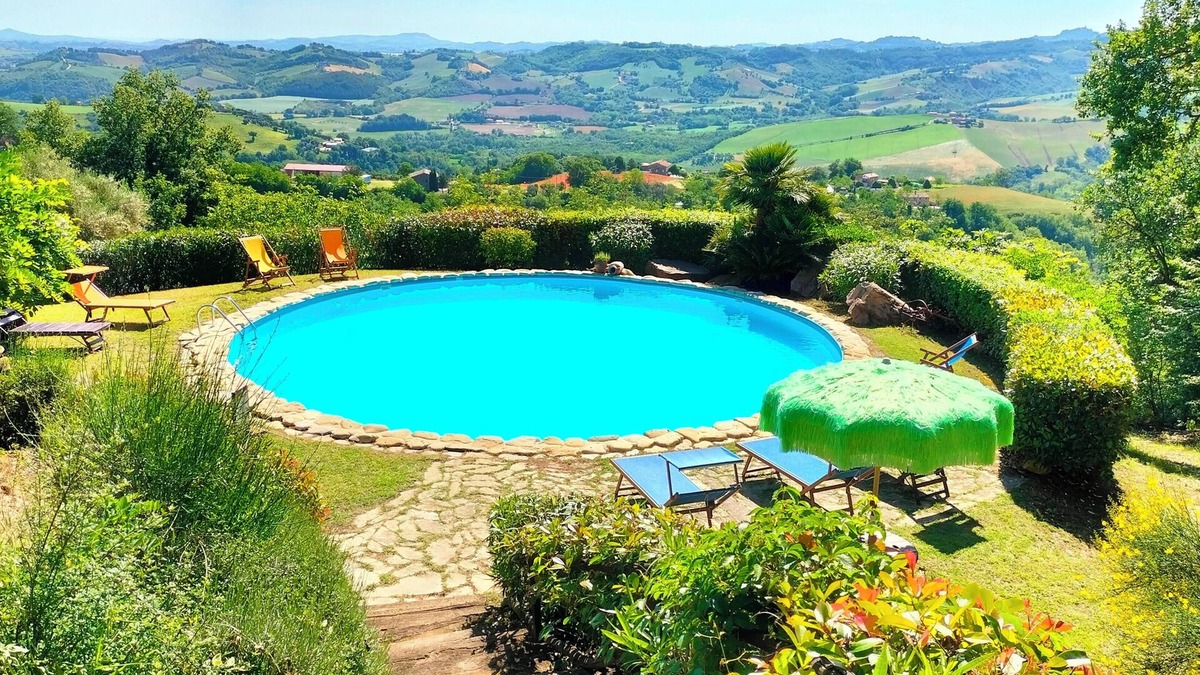 Penna San Giovanni Apartment | Nestled in a lovely landscape, fantastic panorama from the sea to the mountains.