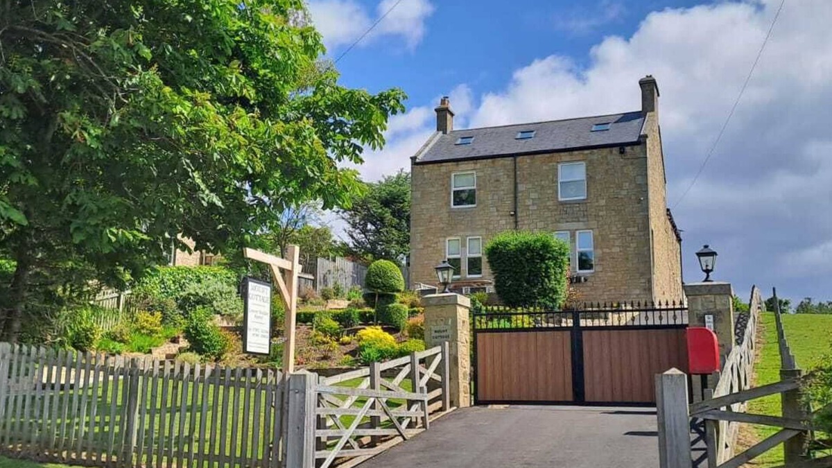 Newcastle-upon-Tyne Cottage | nestled in countryside on border between co.durham and Newcastle upon Tyne