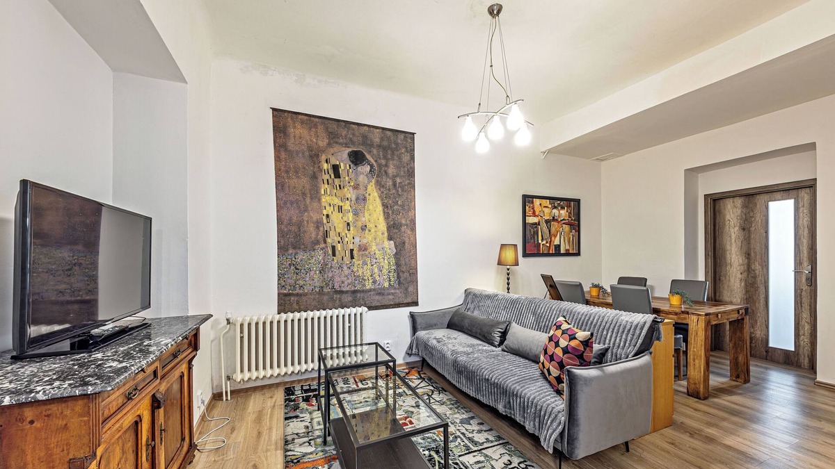 Stresovice Apartment | Nestled in the Quiet Hills of Prague, 2-bed 1.5 Bath Smart TV and free WiFi