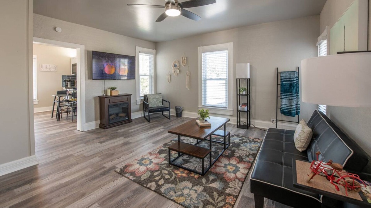 Smithville Apartment | Nestled in the heart of downtown Smithville, MO