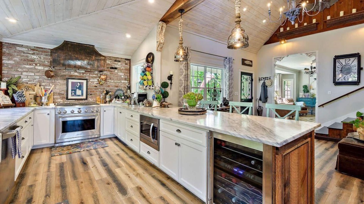 Central Point House | 🌲Nestled in the Mountains 4 bd 3 bath home 🌲