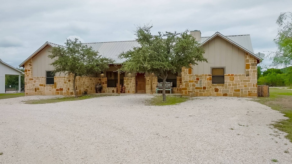 Sabinal House | Nestled in Tierra Linda