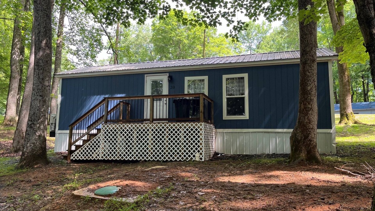Jamestown Cabin | Nestling 2 Bedroom 1 Bath Cabin at Lake Cumberland #420