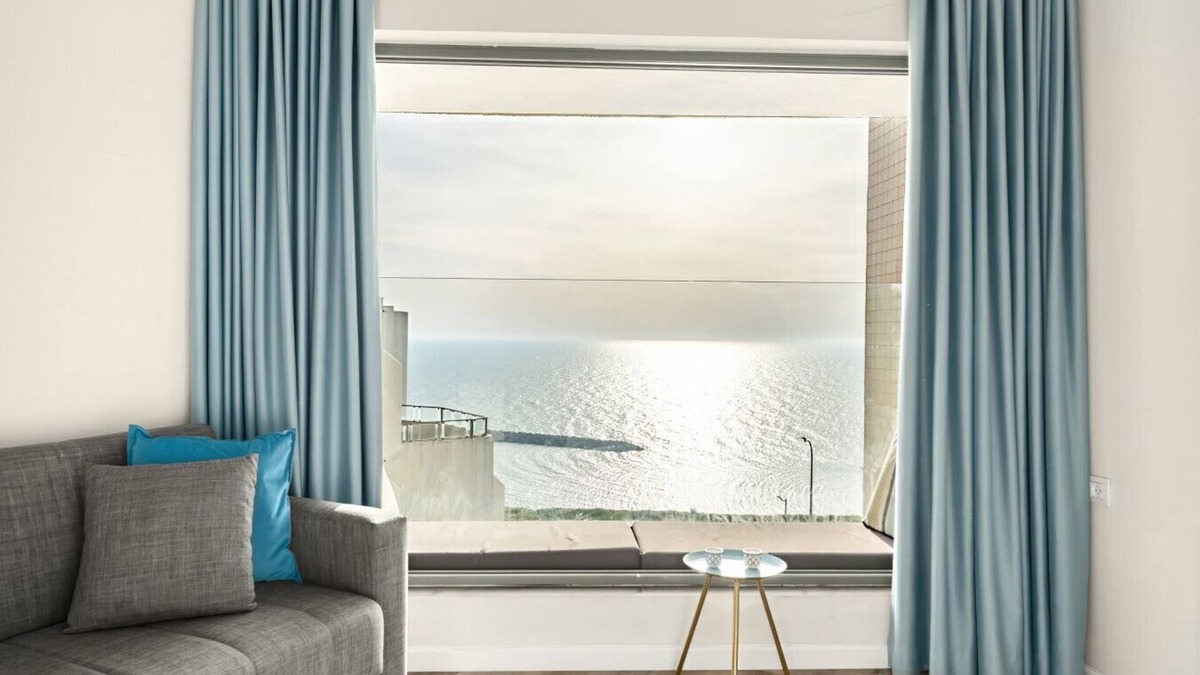 Netanya Apartment | Netanya Beach & Pool Elegant Stay