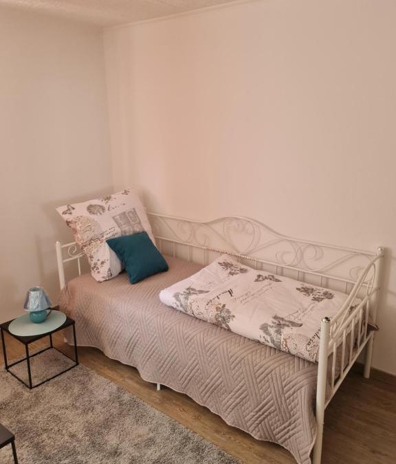 Grafenau Other | Nettes Gästezimmer nähe Sindelfingen / Stuttgart / Schwarzwaldrand