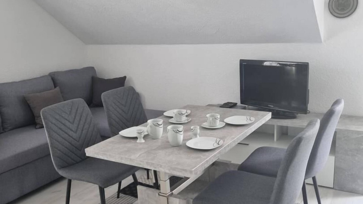 Neresheim Apartment | Neu! Fewo Maria Buch