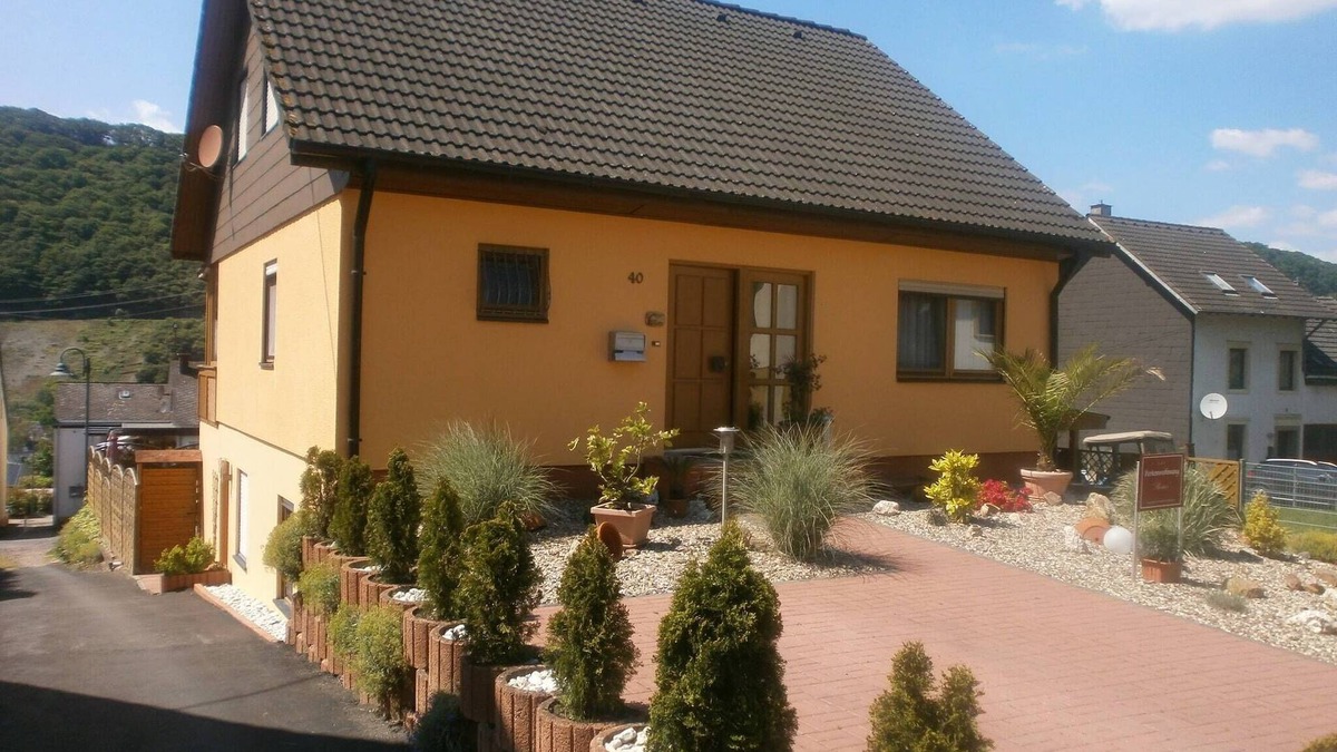 Neumagen-Dhron Apartment | Neumagen-Dhron Retreat