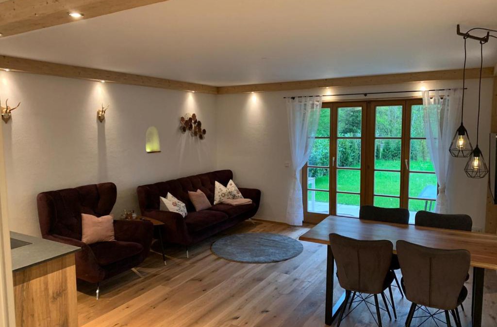 Holzkirchen Apartment | Neurenovierte Ferienwohnung Franzl