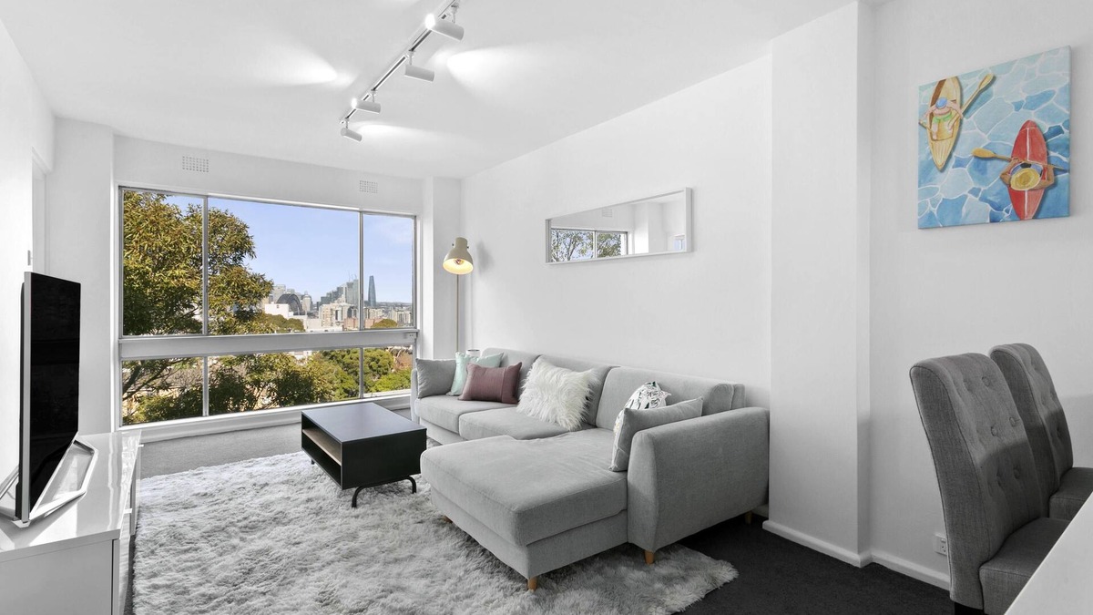 Neutral Bay Apartment | Neutral Bay - BEN73 - Ben Boyd Road - Charming 1BR with Harbour Views in Peaceful Neutral Bay Location