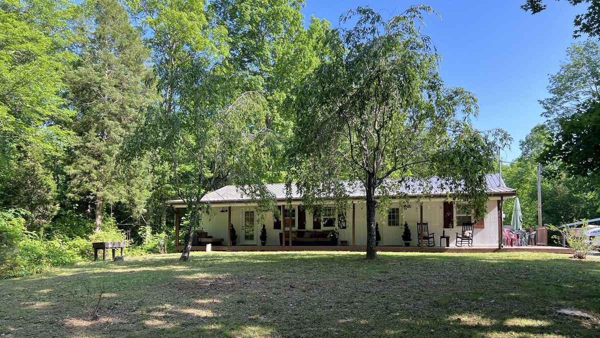 Falls of Rough House | Never a Better Day Cabin with Private Lake Access - boat, fish, swim!