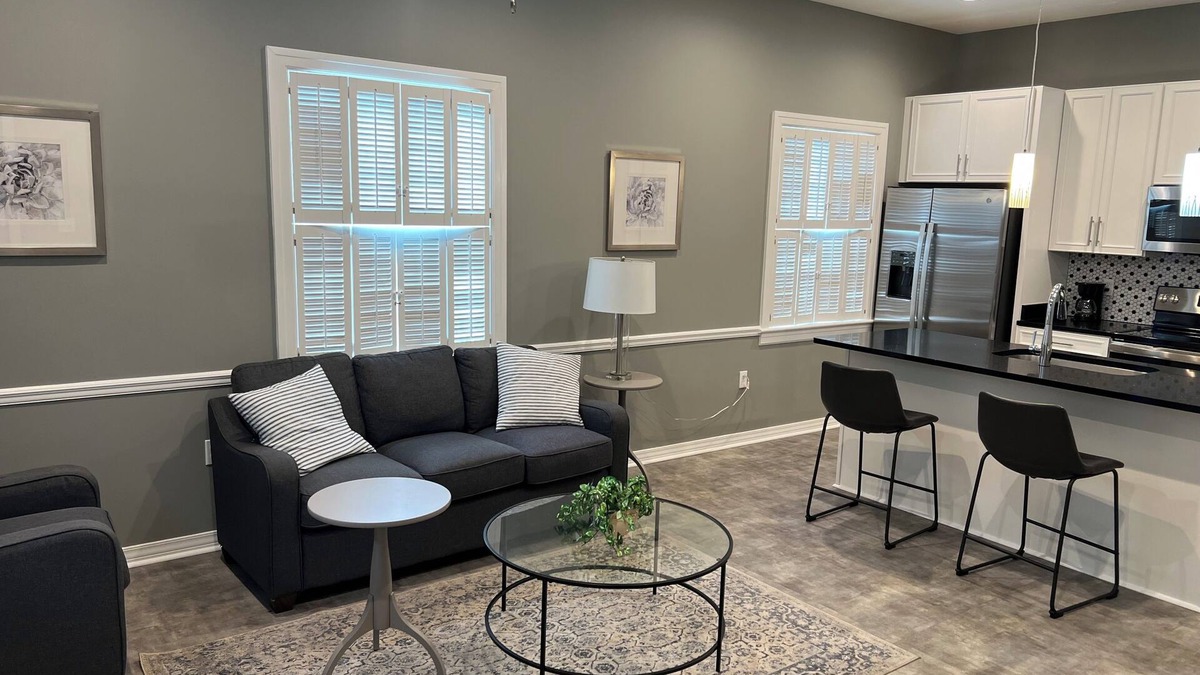 Pascagoula Apartment | New, 1 BR Executive Apartment in Downtown Pascagoula