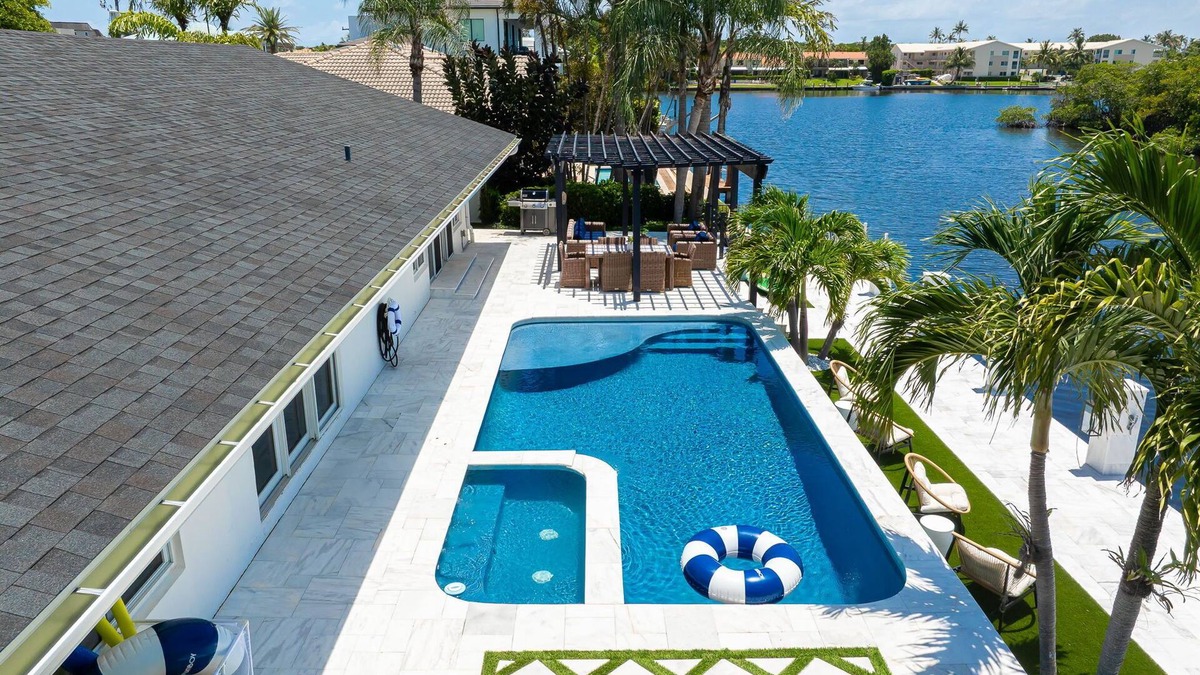 Ocean Ridge House | *NEW*10min to Atlantic Ave Delray | Walk 2 Beach |