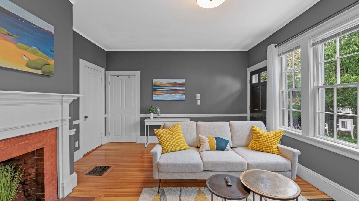 Salem Apartment | NEW 1803 Salem 1BR l Walk 2 Haunted Happenings