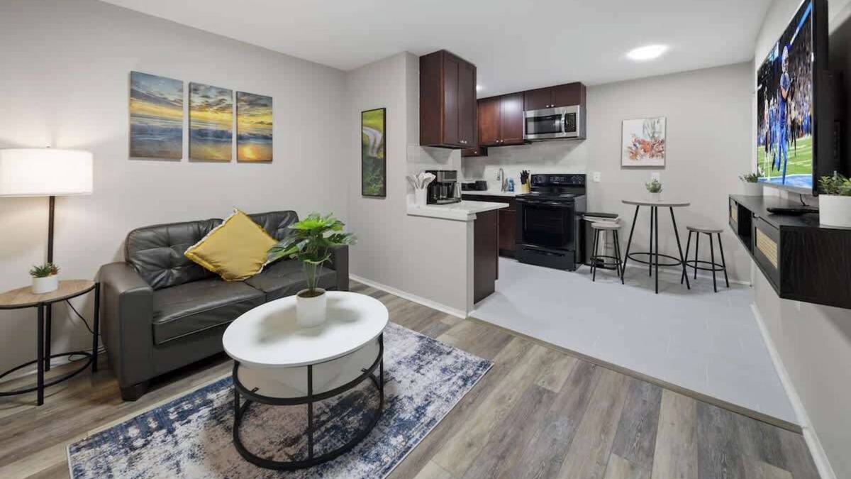 Hazel Park Apartment | New 1BD Apartment Near Ferndale