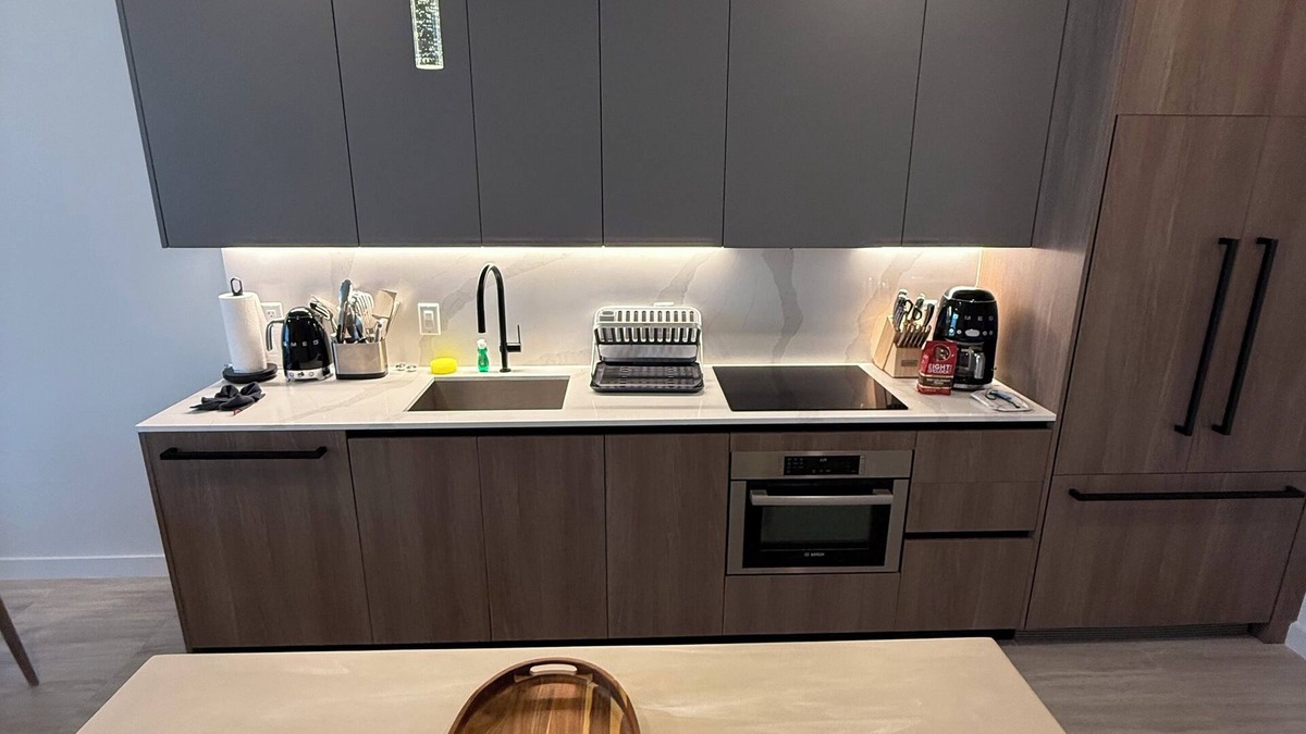 North Beach Apartment | New 1bed 1.5bath 20th floor amazing views