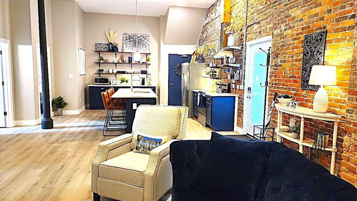 Sandusky House | New 1st Floor Apt in Downtown Sandusky!