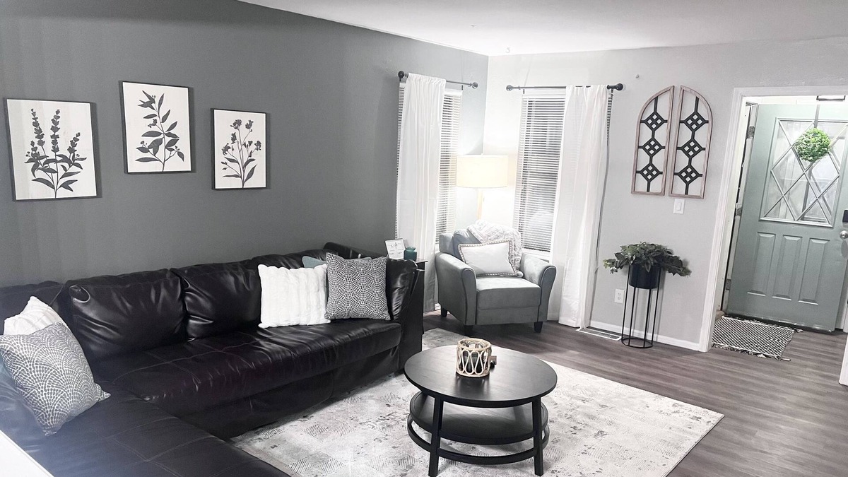 Enid House | NEW 2 Bed, 1.5 Bath Duplex