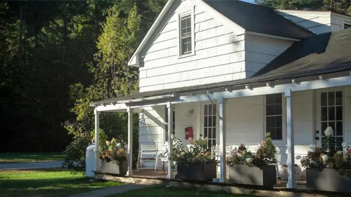Moriah Center House | New 2 bed cabin at the heart of the Adirondacks