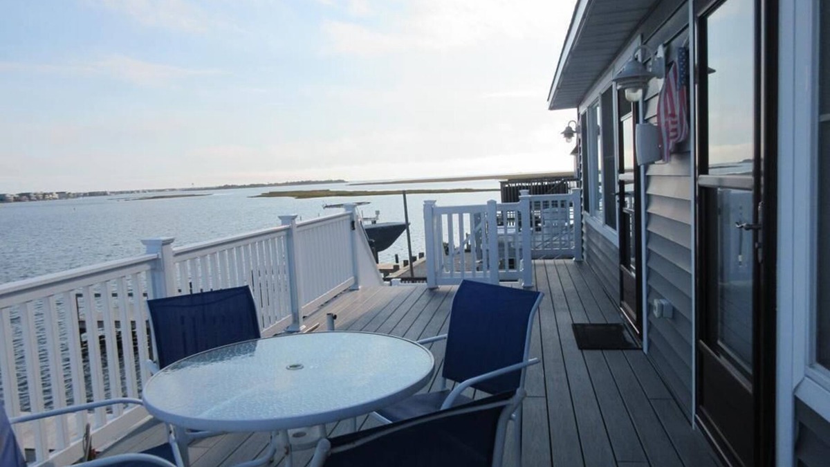 Manahawkin House | New 2 bedroom bay front on Cedar Bonnet Island