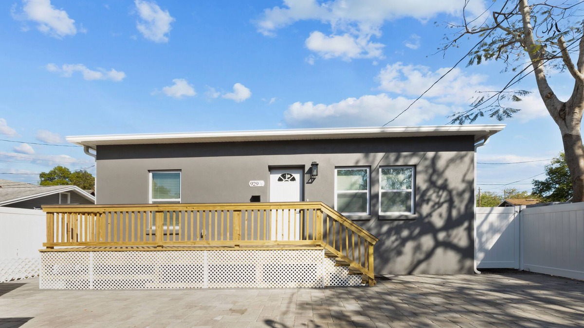 Historic Uptown House | New 2 Bedroom - Downtown St Pete!