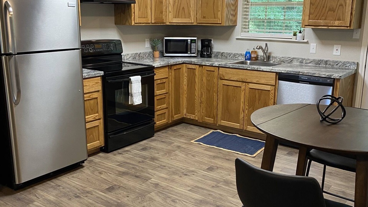 Bridge City House | New 2 bedroom with Covered Parking