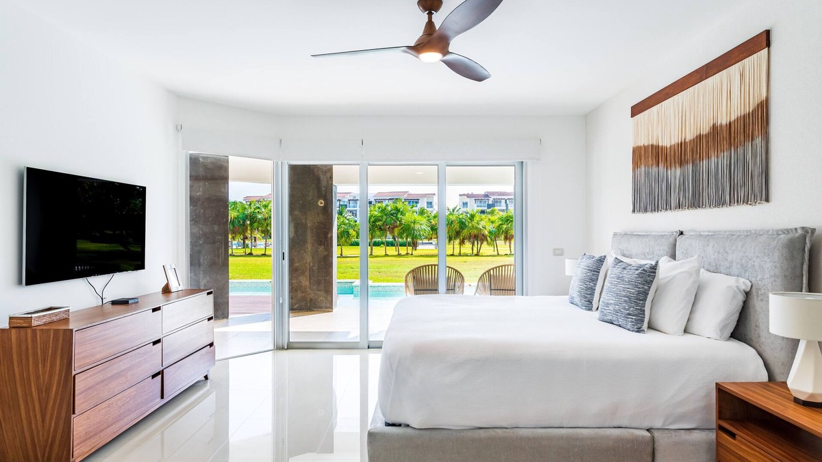 Puerto Juarez Apartment | NEW 2 BR Apt SWIM UP at Mareazul Resort Sleeps 6