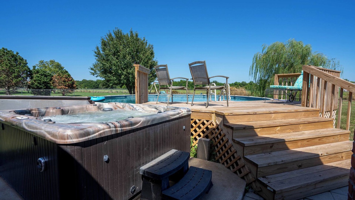 Lexington House | New! 2 Homes In One Family Retreat Near Norman With Large Pool And Hot Tub