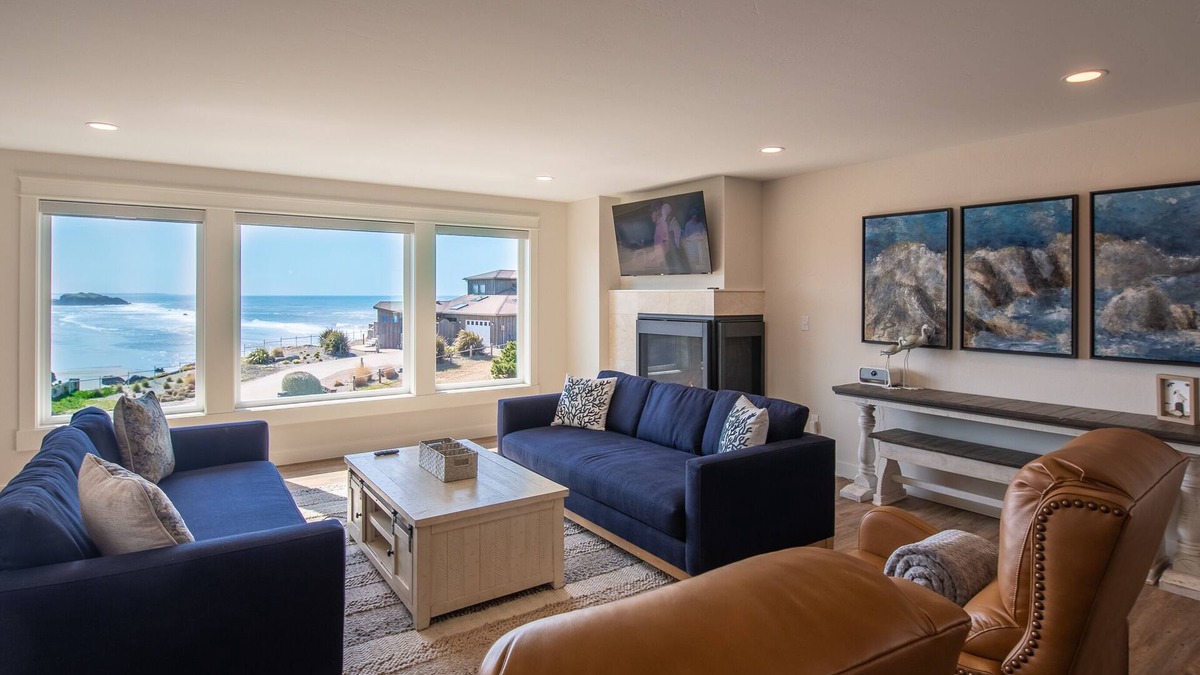 Bandon House | (New 2023) Luxury oceanfront home with spectacular twin beach views