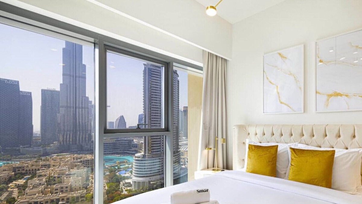 Downtown Dubai Apartment | New 2B | Burj Khalifa | Dubai Mall | 2 Pools | Gym