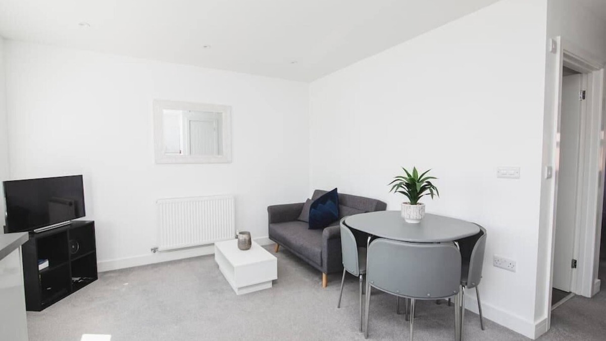 Didcot Condo | NEW 2BD Pontac Flat in the Heart of Didcot