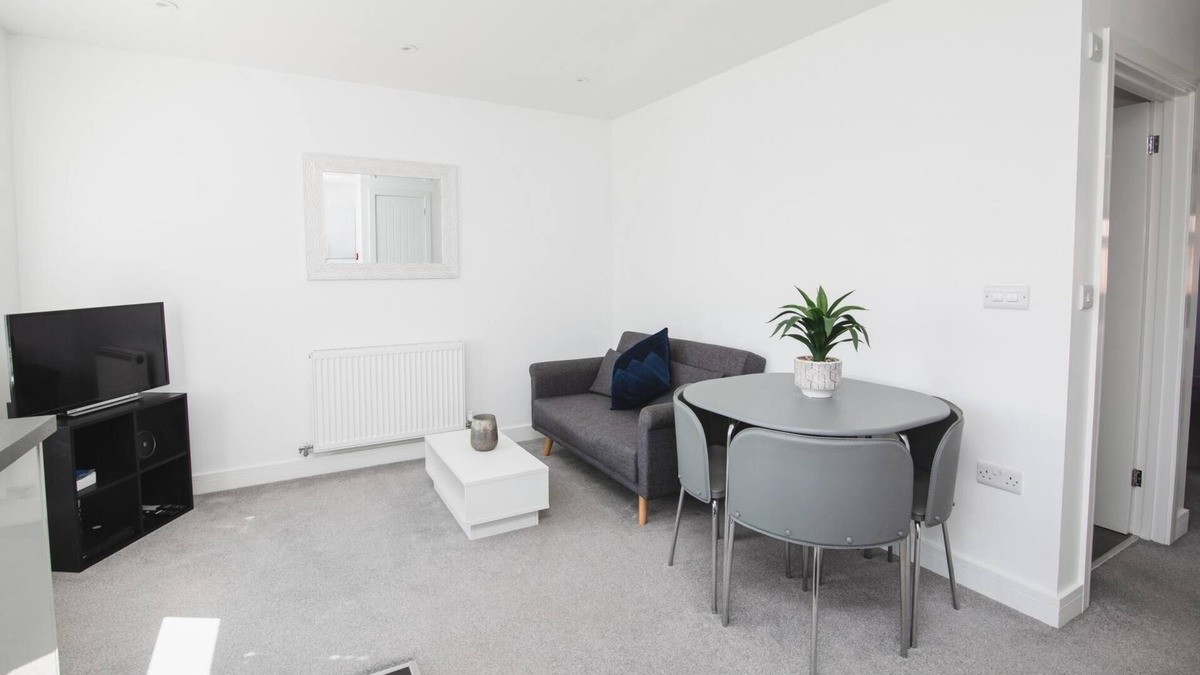 Didcot Apartment | NEW 2BD Pontact Flat in the Heart of Didcot