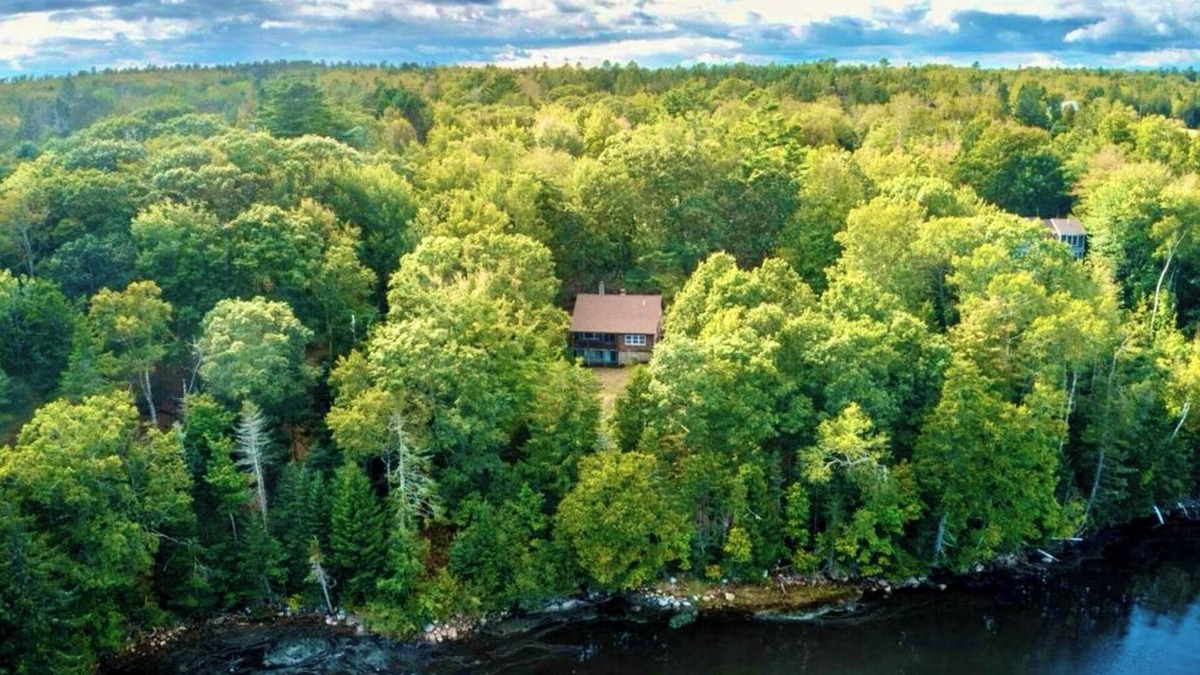 Sorrento Cabin | NEW! 3 Acre Log Cabin w/Bay Views, Firepit & Grill Near Acadia
