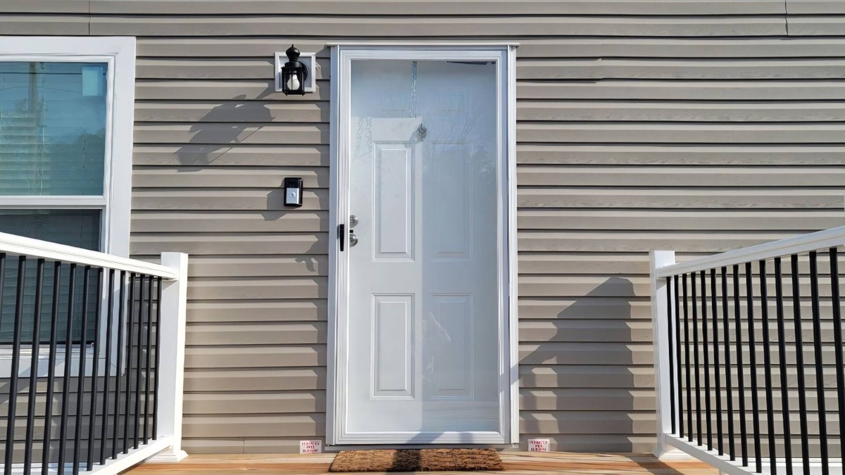 Goreville House | New 3 bd 2 bath Lake of Egypt. Sleeps 6. Pet friendly. Room to park boat and RV.