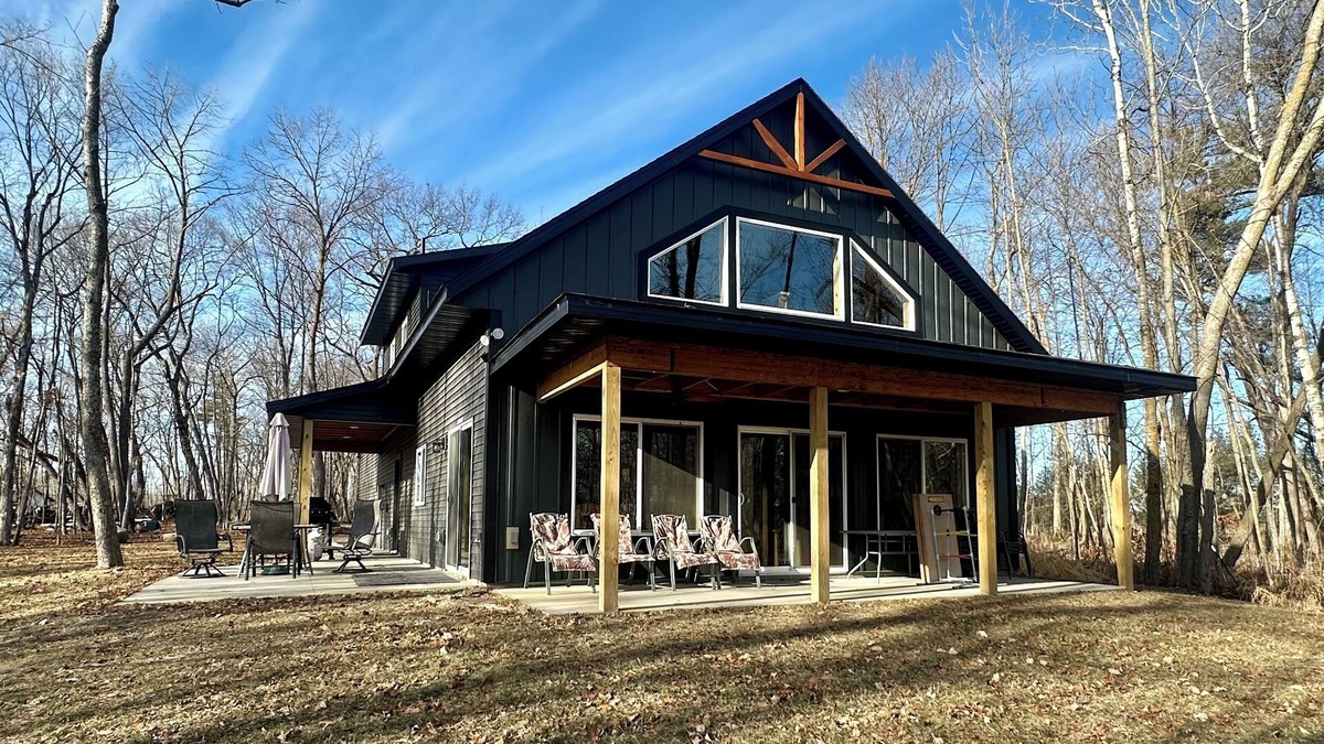 Hillman Cabin | New 3 bedroom 2bath cabin on Sullivan lake